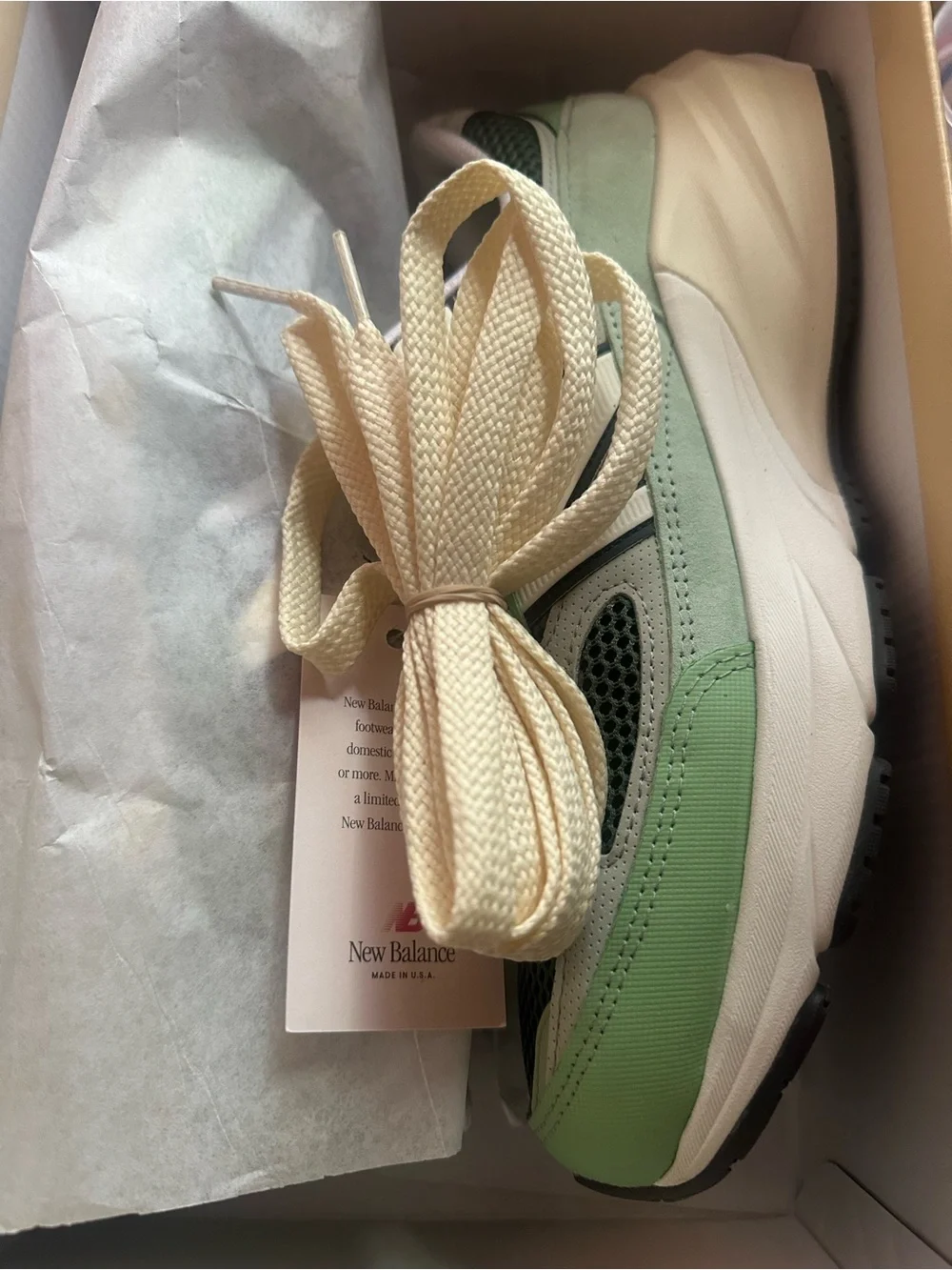 New Balance 990v6 Avocado Natural Mint Sneakers Men’s size 8 Women’s 9.5